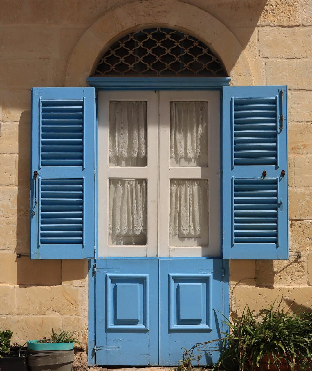 Malta old blue door